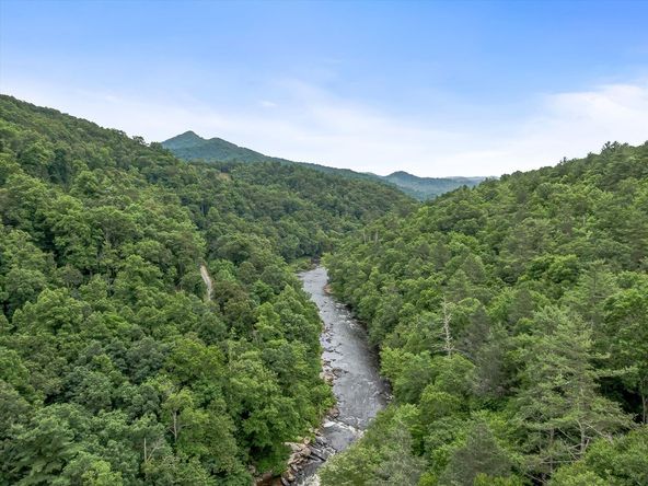 Majors Estate: 1610 Perth Rd, Clyde, NC 28721